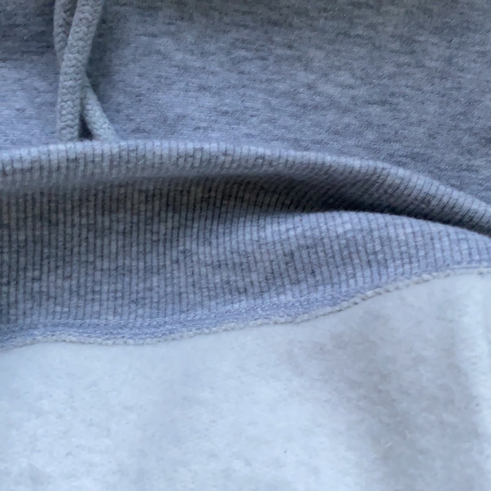 Aritzia TNA Hoodie - Picture 6 of 6